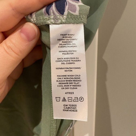 LOFT Petite Floral Blouse - Picture 4 of 4